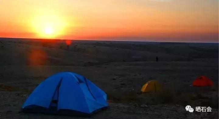 在野外捡石头的技巧,捡石头注意事项和手续