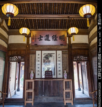 富看厨房穷看厅堂装修,穷看客厅富看厨房什么意思