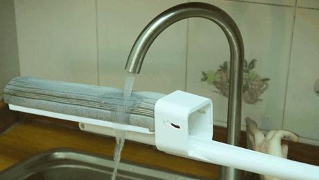 地板用什么拖把拖得比较干净,拖把轻轻拖几下地板就变干净了