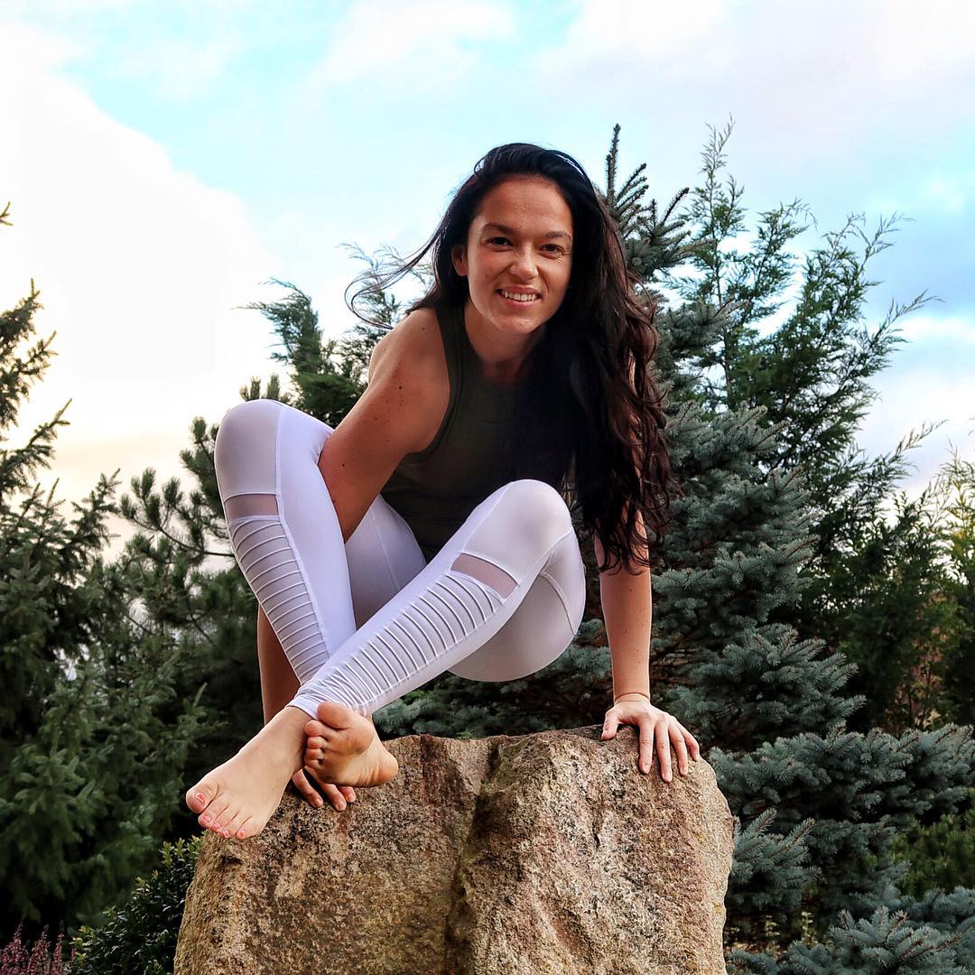 收腹提臀h型身材,提臀拉长腿部线条