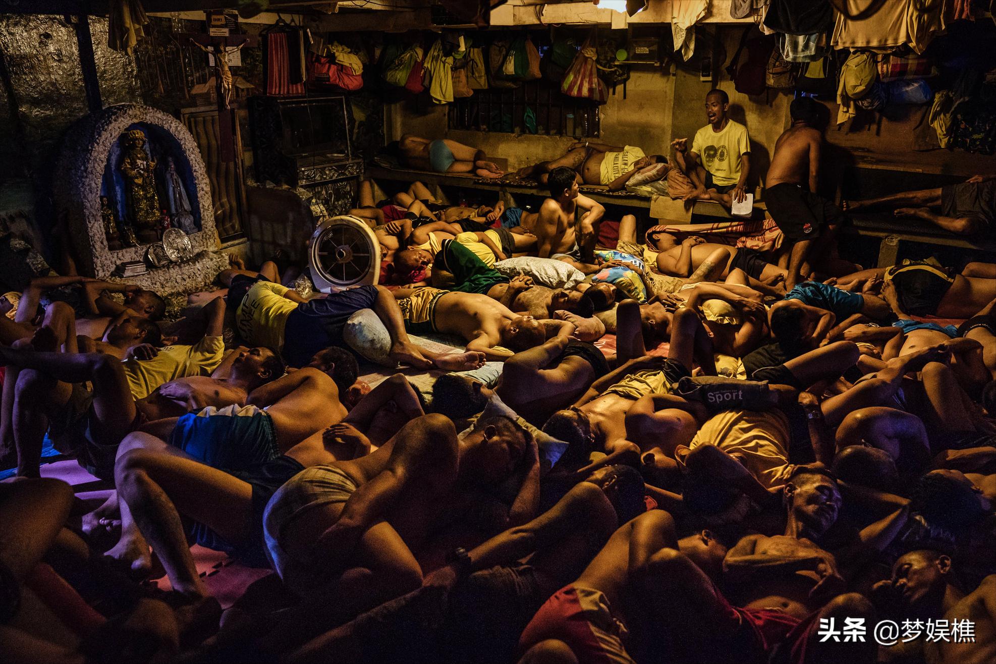 马达加斯加真土豪，红木多得像白菜，做米缸要用紫檀木