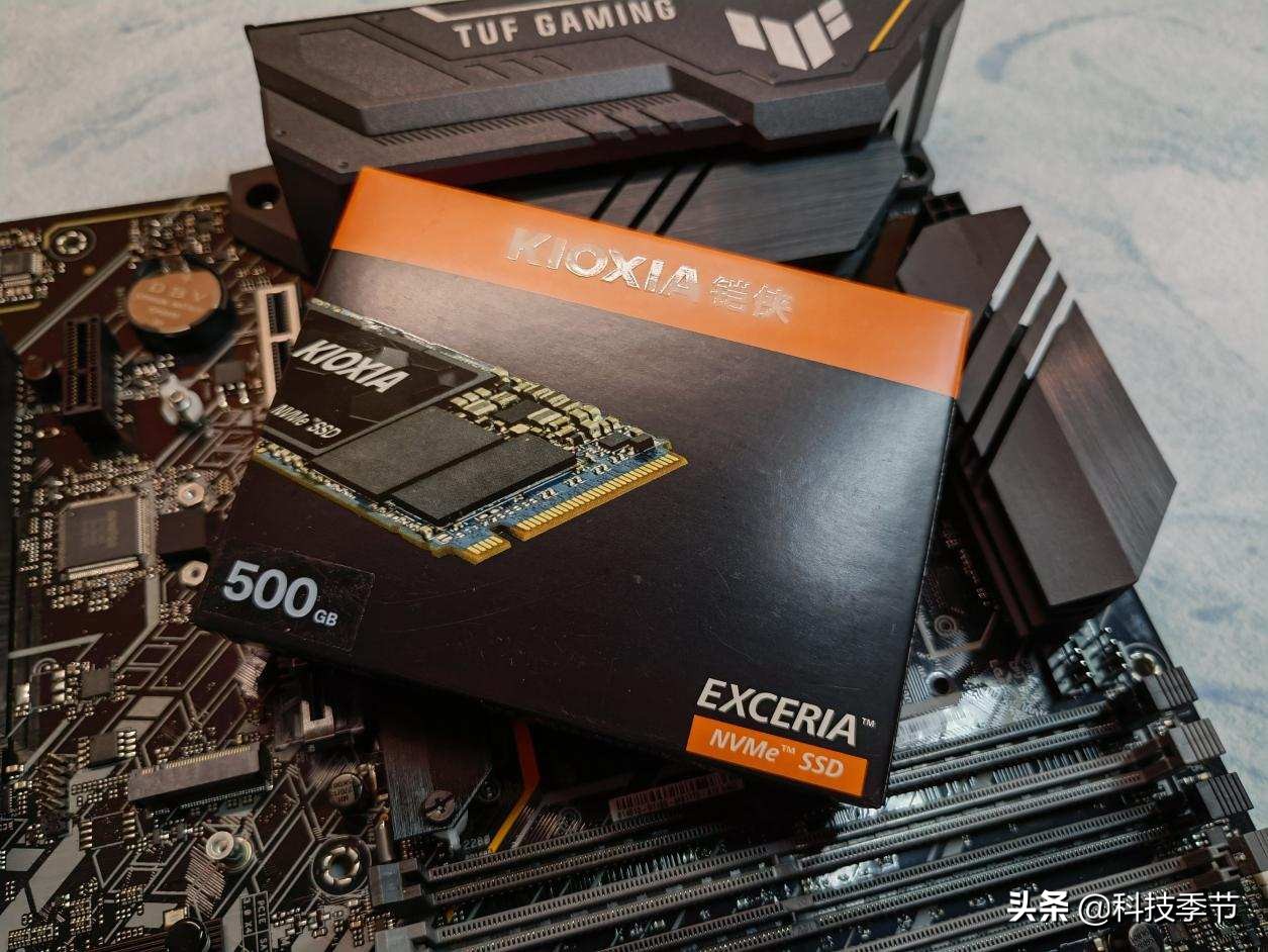 铠侠rc10ssd跑分,铠侠rc10固态硬盘散热片怎么装