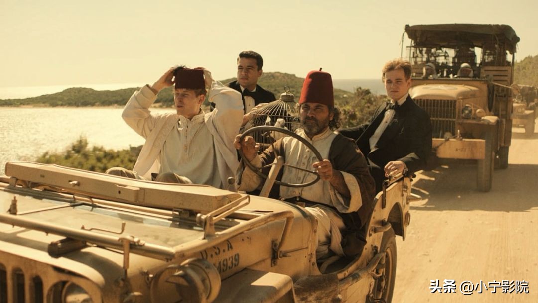 美好的肉体加上荒诞的故事，这剧简直太讽刺了