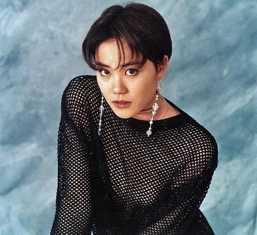 王菲传奇2010春晚现场版完整版,王菲的传奇英文版藏语版听醉了