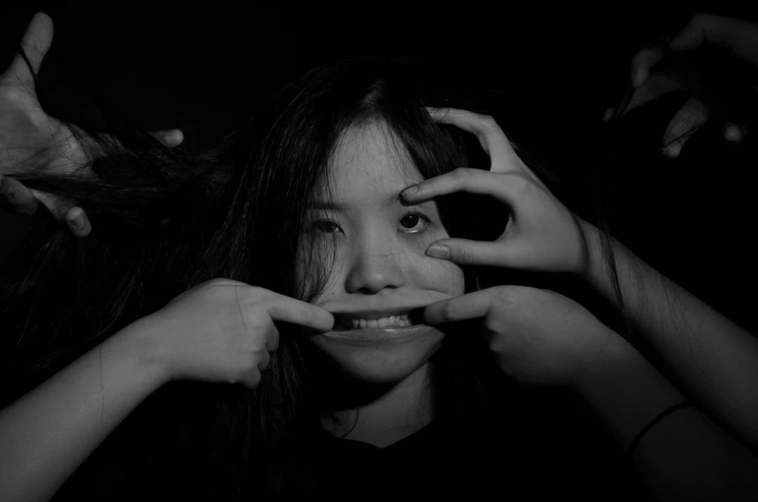 真的每个搞笑的人都有抑郁倾向吗 (幽默搞笑的人得抑郁症)