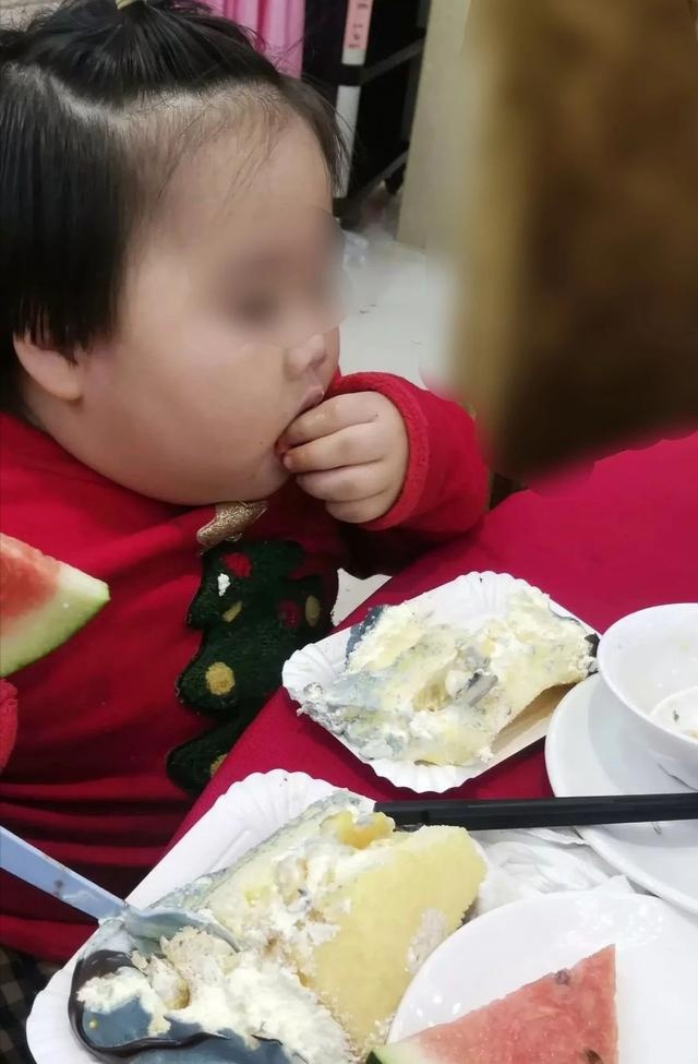 3岁宝宝被父母喂成70斤，宝宝肥胖的危害这么大，该如何预防？