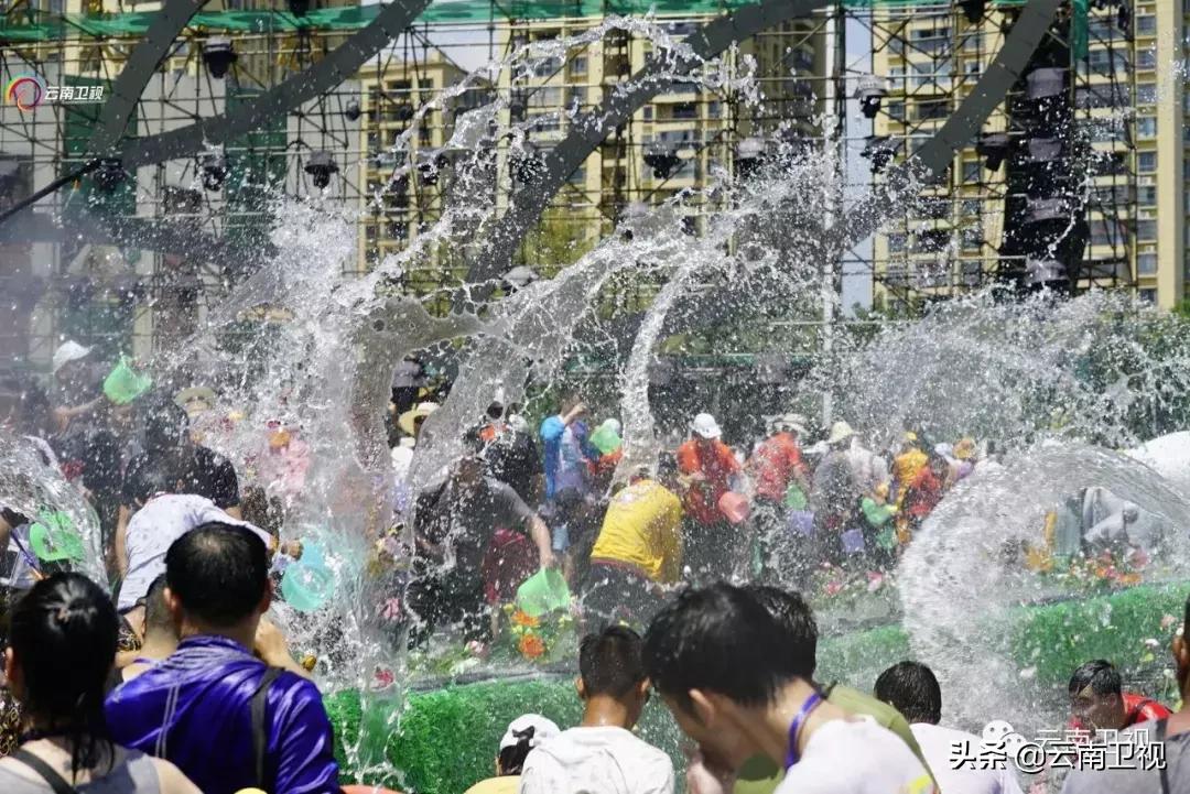 2019德宏泼水狂欢节,2019德宏国际泼水节图片