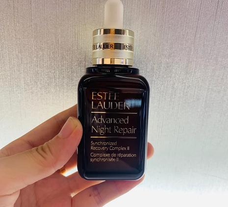 雅诗兰黛滋养透面部精华测评,lamer和雅诗兰黛精华哪个好用