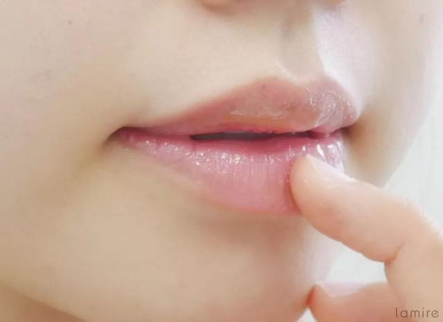 再昂贵的口红也只是点缀,遮盖深唇纹最好的口红