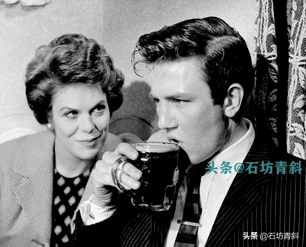 奥黛丽·赫本两次离婚的原因,奥黛丽赫本二次婚姻