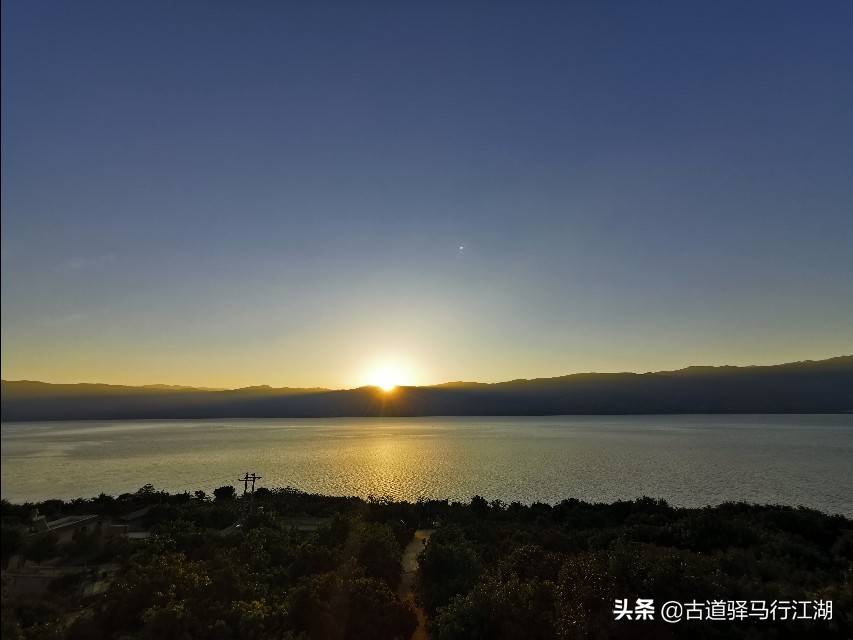 成也螺旋藻，败也螺旋藻～这个中国唯一的湖泊，未来该何去何从？