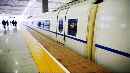 高铁动车城际各有什么区别,动车和高铁是同一个铁轨吗