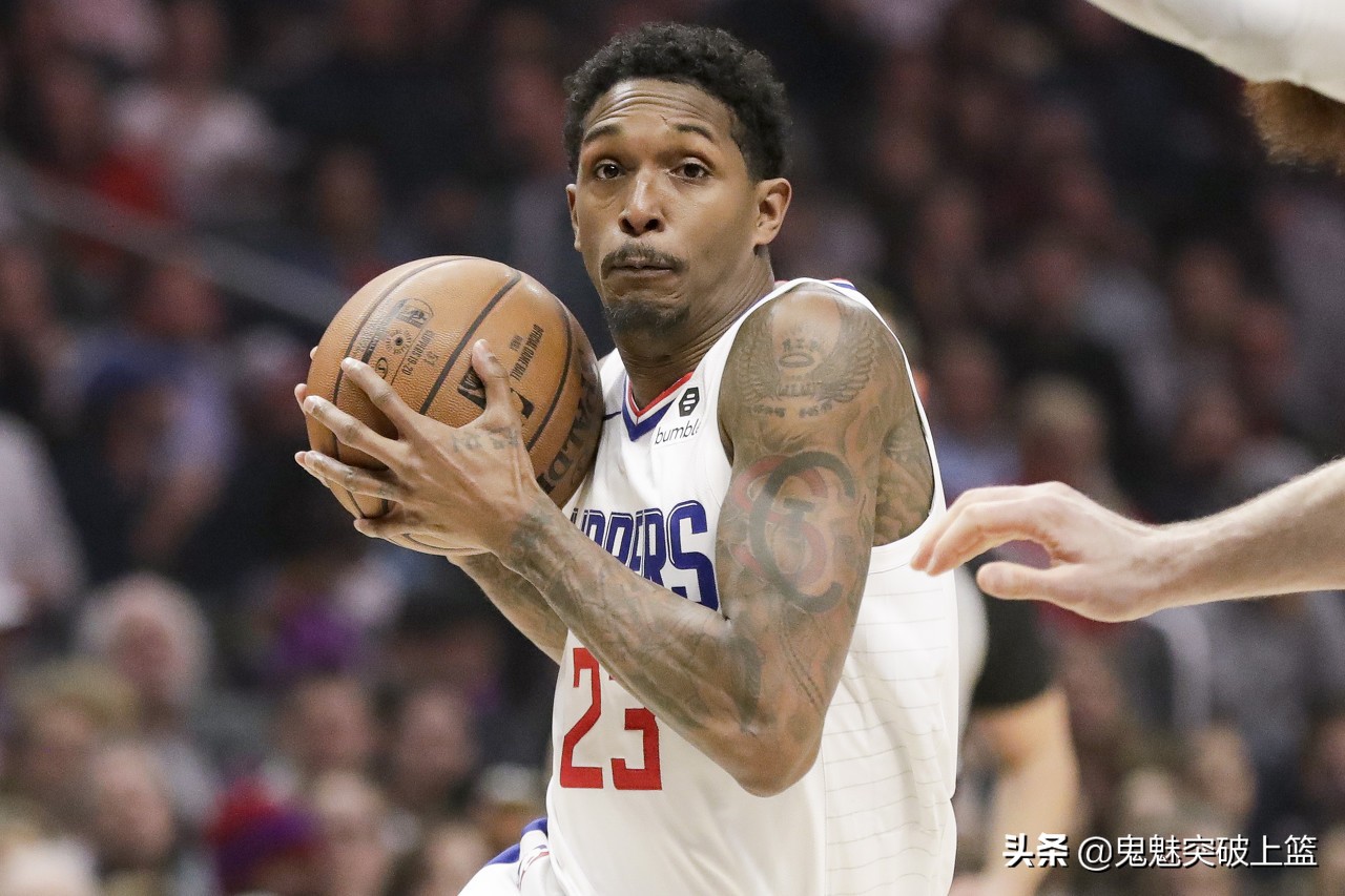 罗斯签约尼克斯照片,罗斯加盟灰熊官宣