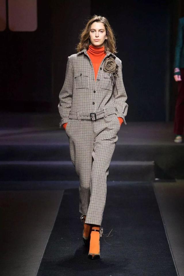 千鸟格再掀时尚潮流，穿对减龄提气质，再不是妈妈们的专属了