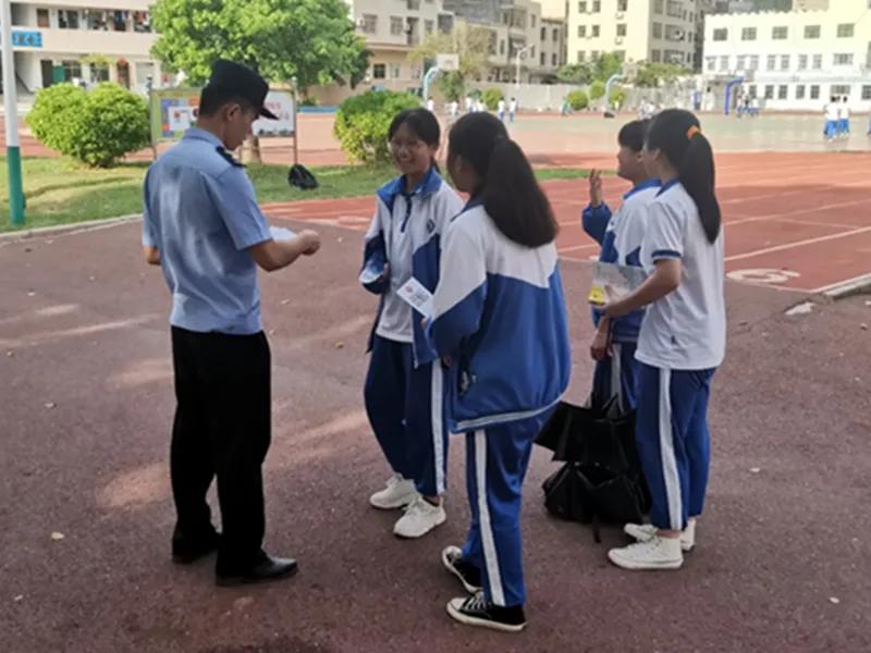 戳戳戳,这群人在惠东挨家挨户、街头摆摊,只为了……