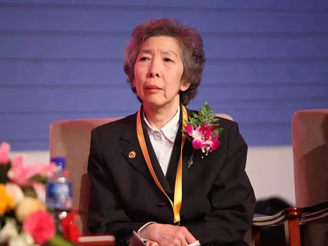 今天香港的这六组数据,令人不甚唏嘘