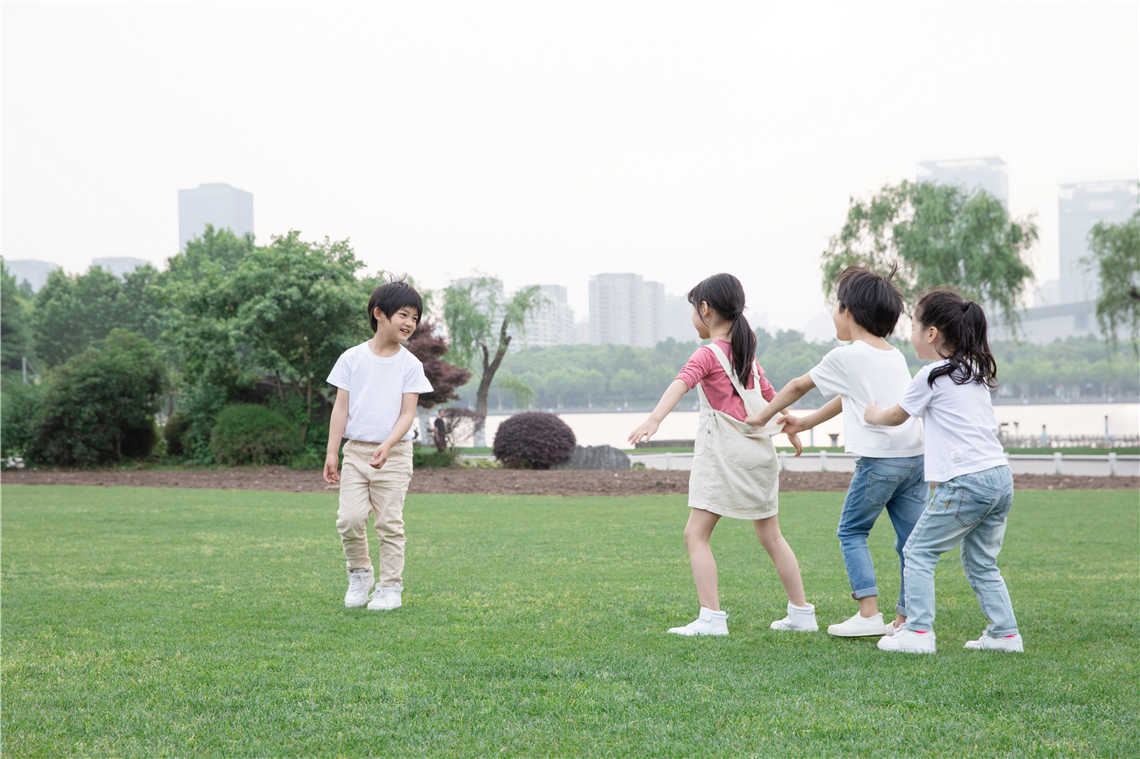 被家长逼着上辅导班,上海两岁男童学习压力大斑秃