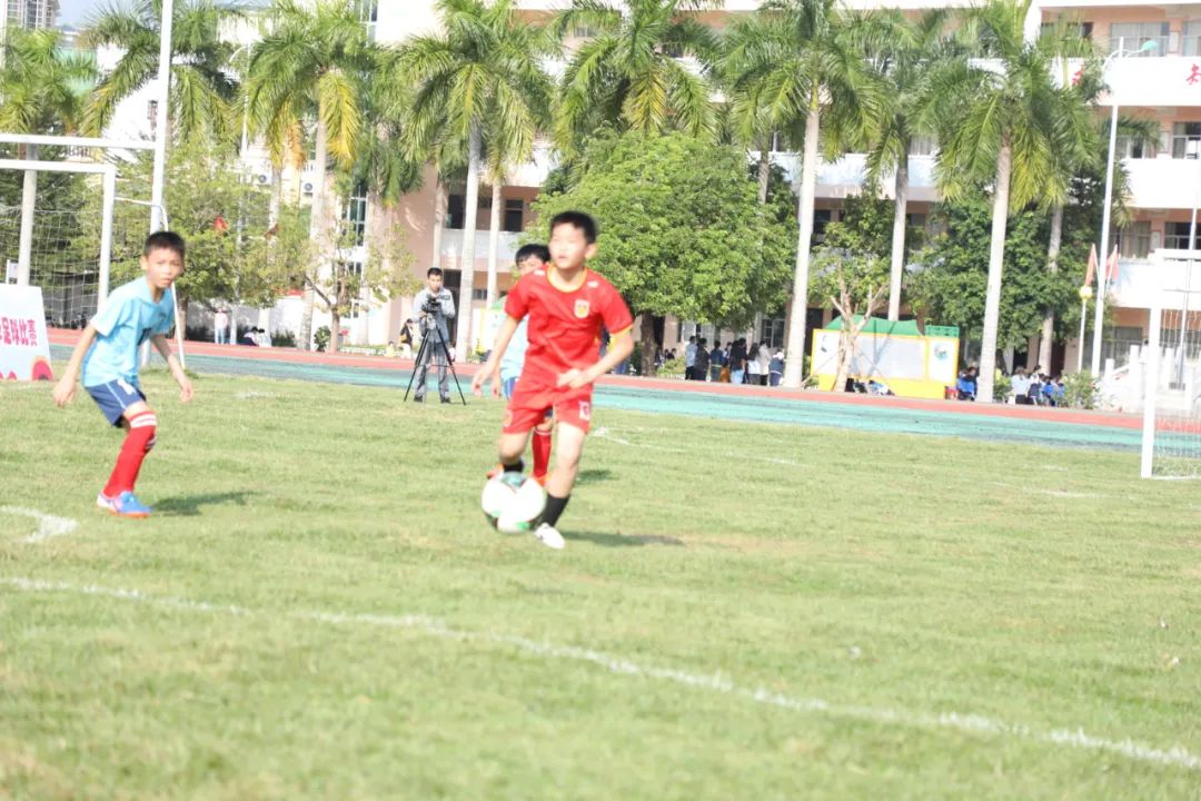 “踢”出风采！白沙第三届中小学“校园足球”赛开幕