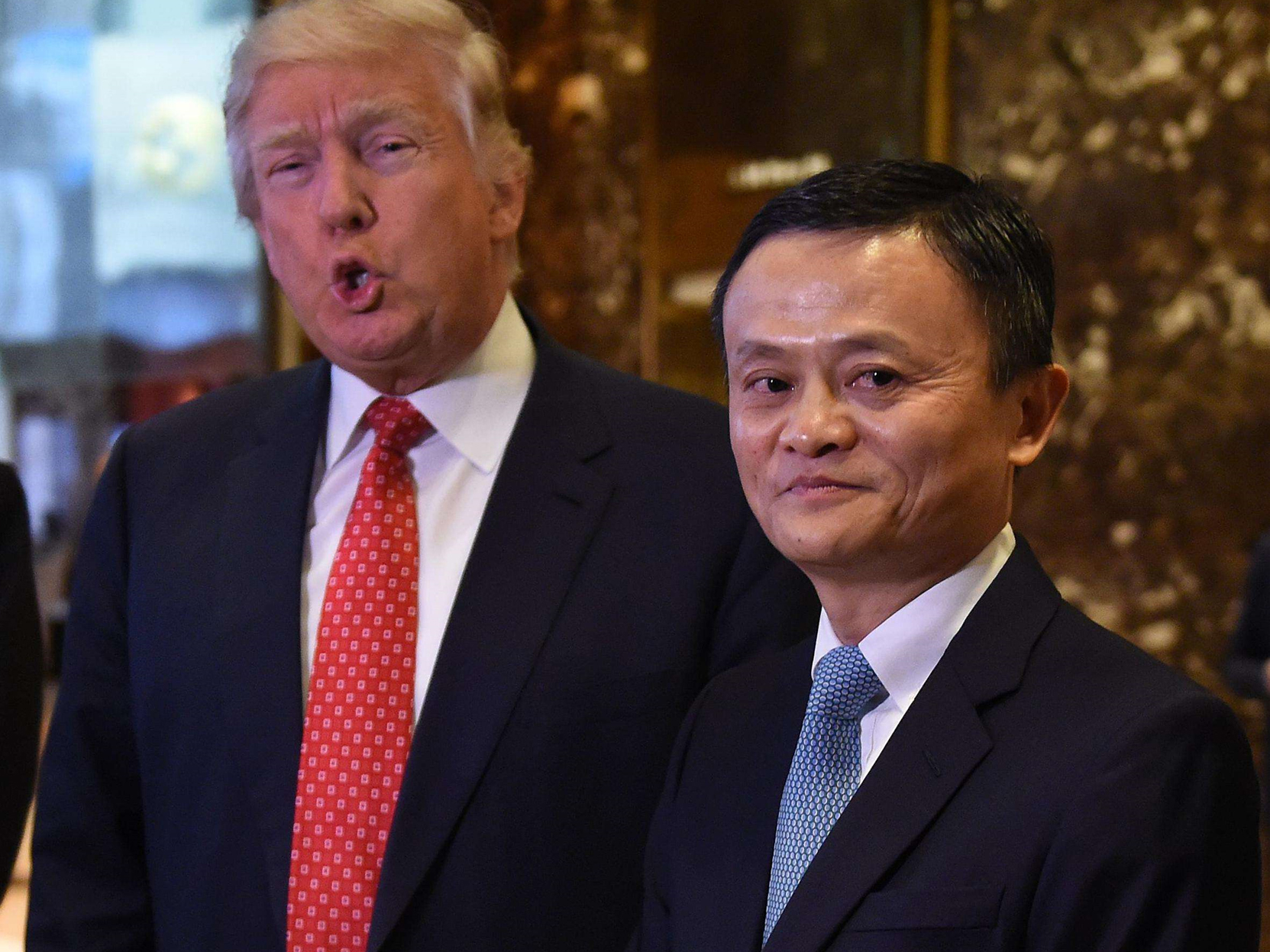 马云退休后平易近人的着装 (马云年轻时期穿搭)