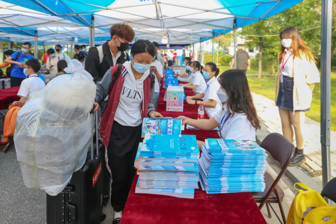 迎接新工人,欢迎新老工人
