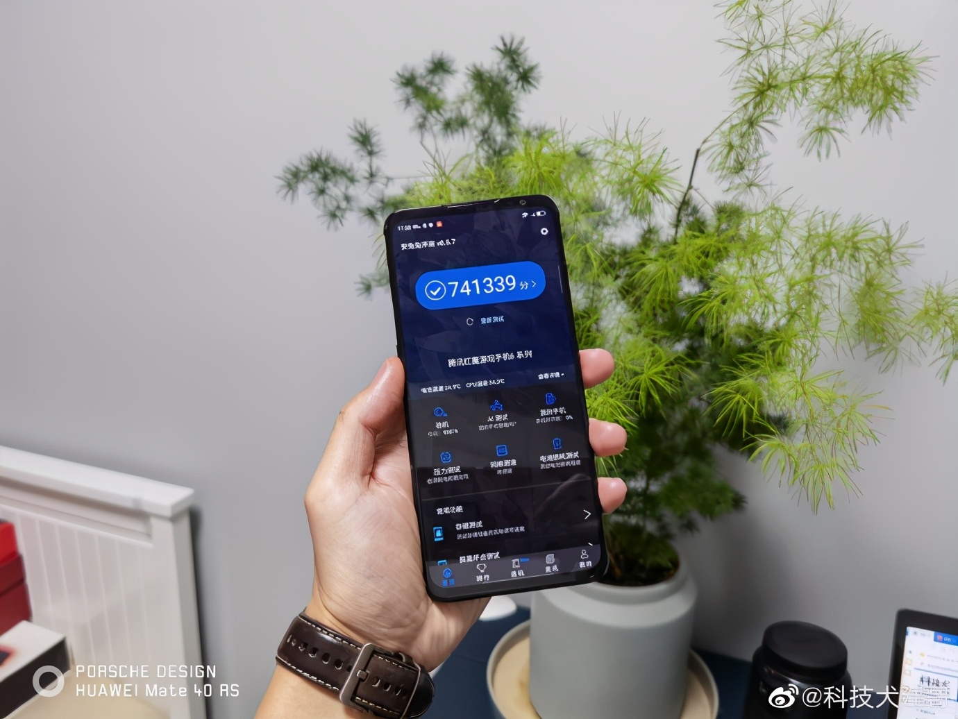 红魔6pro透明机身原神画质测试,红魔6pro打王者有什么黑科技