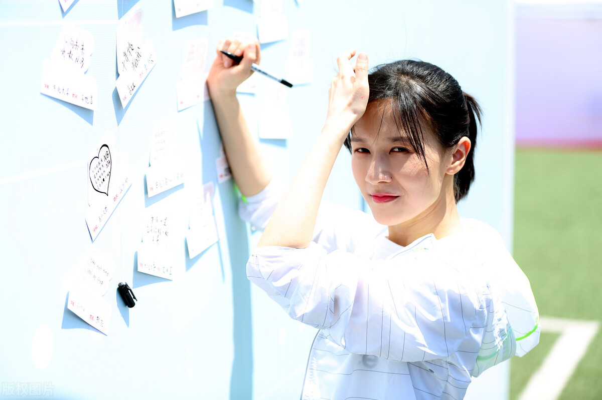 为啥各大网红都在补税,网红赚多少钱要补税