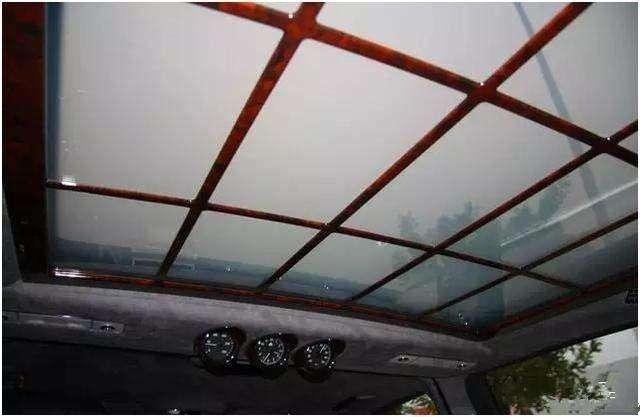 马云的座驾长7米，C1照不能开，移动的豪华办公室