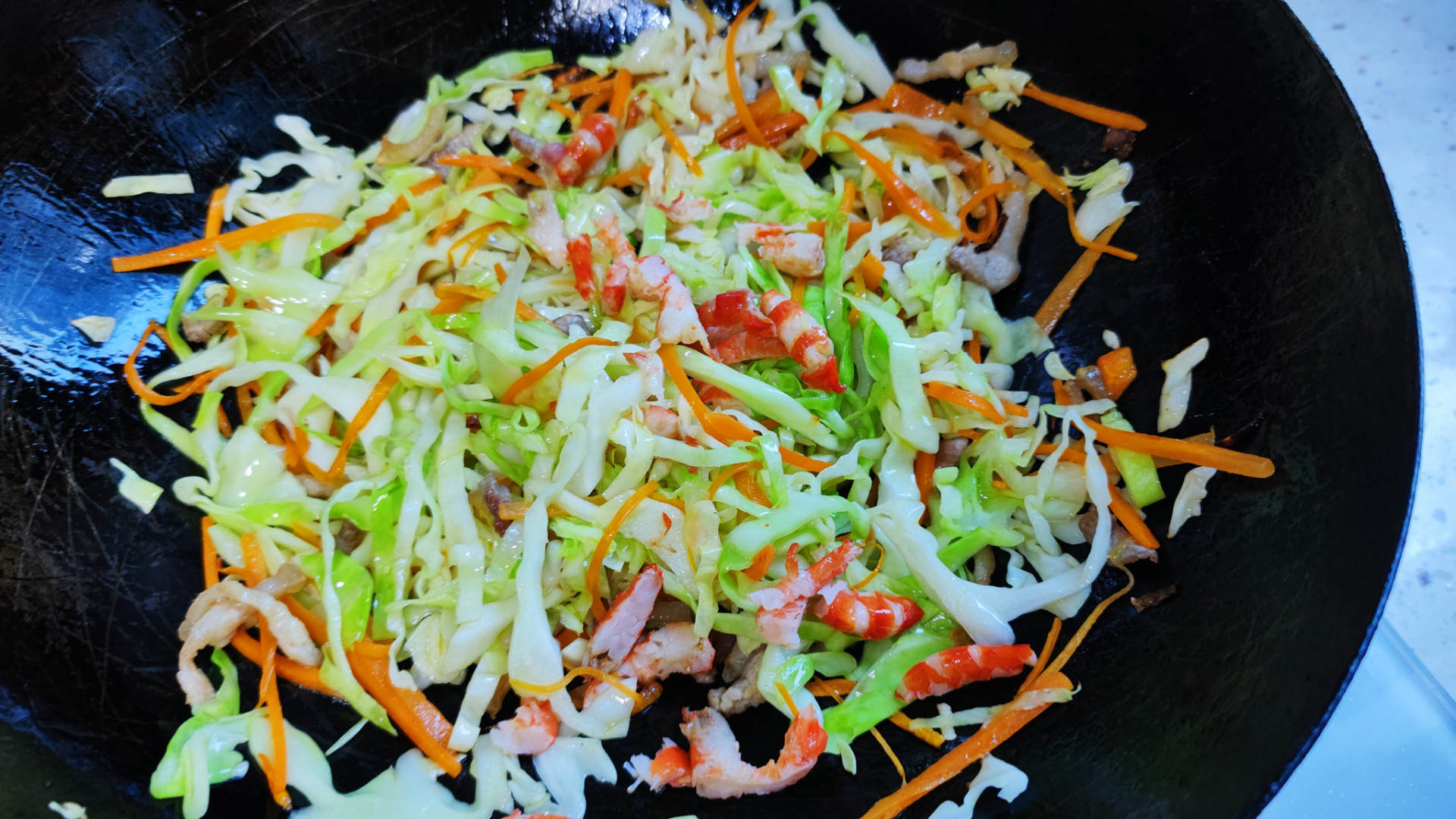 炒米线怎么不成一坨不粘锅,如何炒米线松散不粘锅