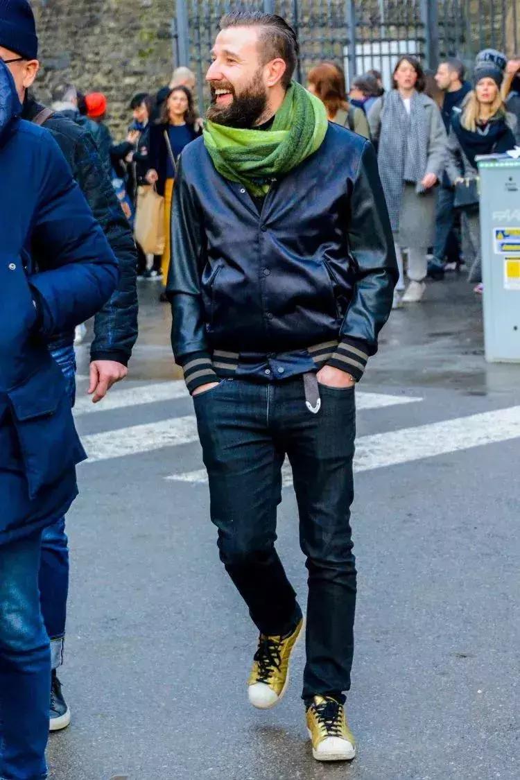 棒球服烂大街穿搭,棒球夹克优雅穿搭