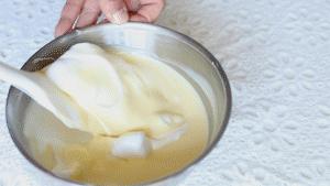 戚风蛋糕消泡是什么原因,戚风蛋糕太绵密是不是消泡了