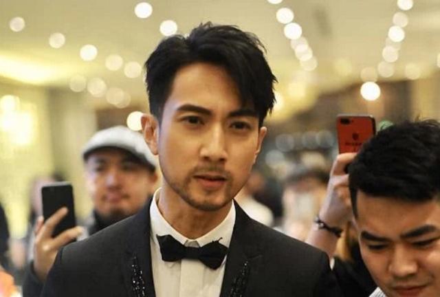 留了胡子反而更帅的男星,刮掉胡子帅到爆的男星