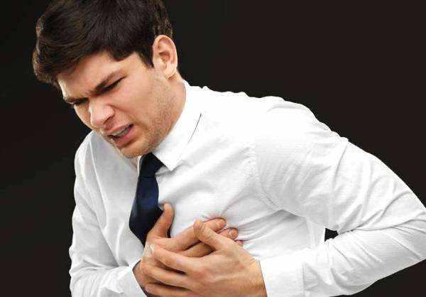 40岁男子肩膀疼查出癌症,39岁男子患怪病