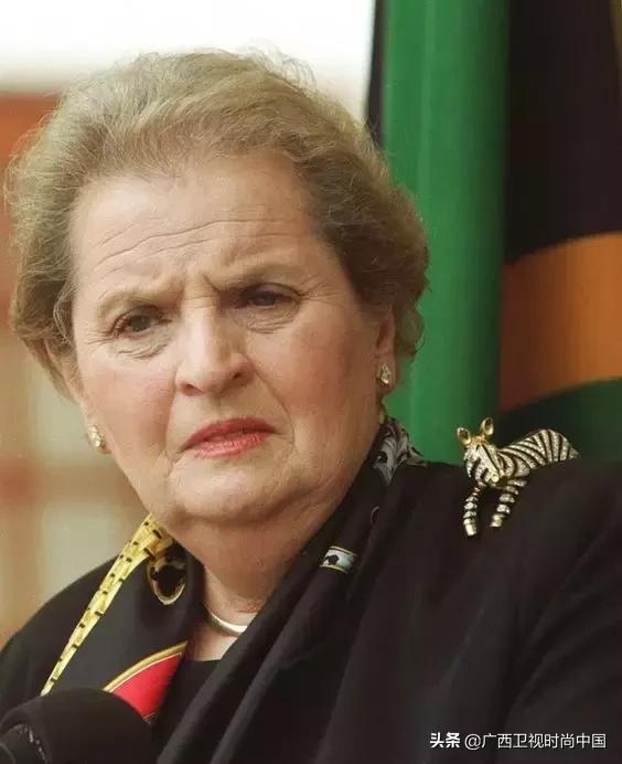 别小看一枚小胸针，透露着你的品位和故事……