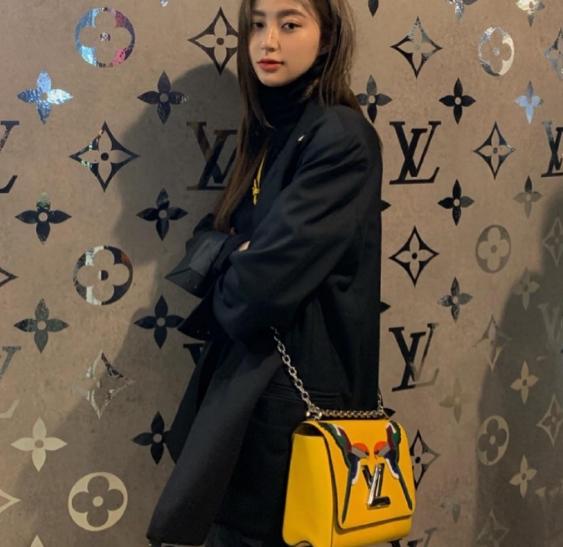 韩国模特今日穿搭,韩国模特高级脸