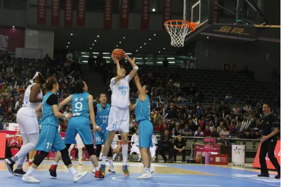 中国女篮大胜女篮,新疆女篮大胜河南女篮