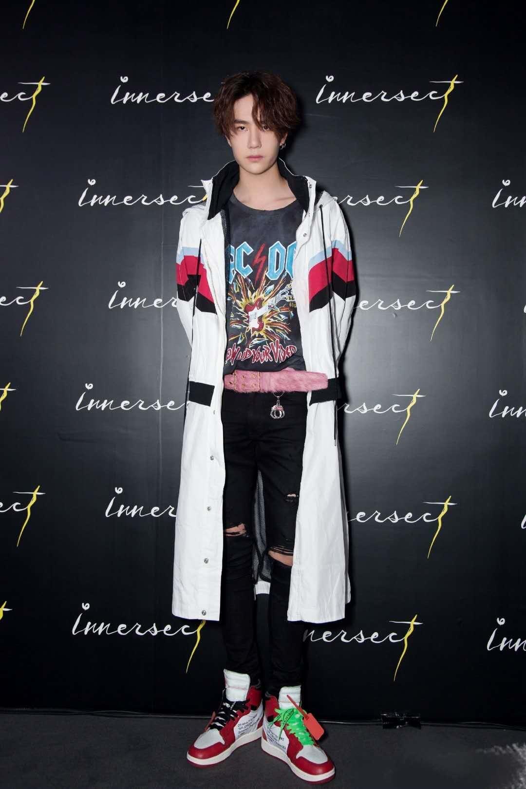 一博有条奇葩松紧带裤子？我所有的穿搭灵感都来源于创新。