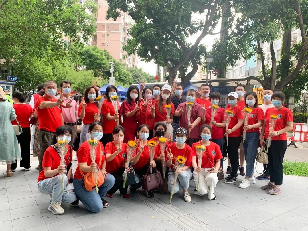 萌娃、萌宠纷纷抢镜!今年高考作文,深圳学生躺赢?