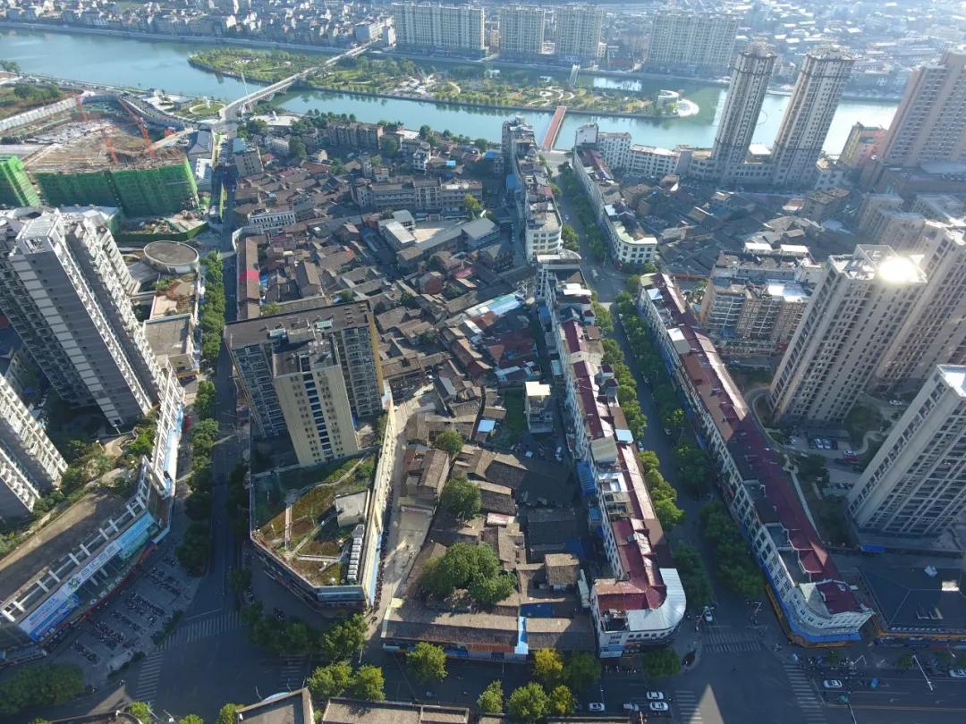 鍏夐槾涔嬪煄骞夸赴,鍏夐槾涔嬪煄涓婇ザ