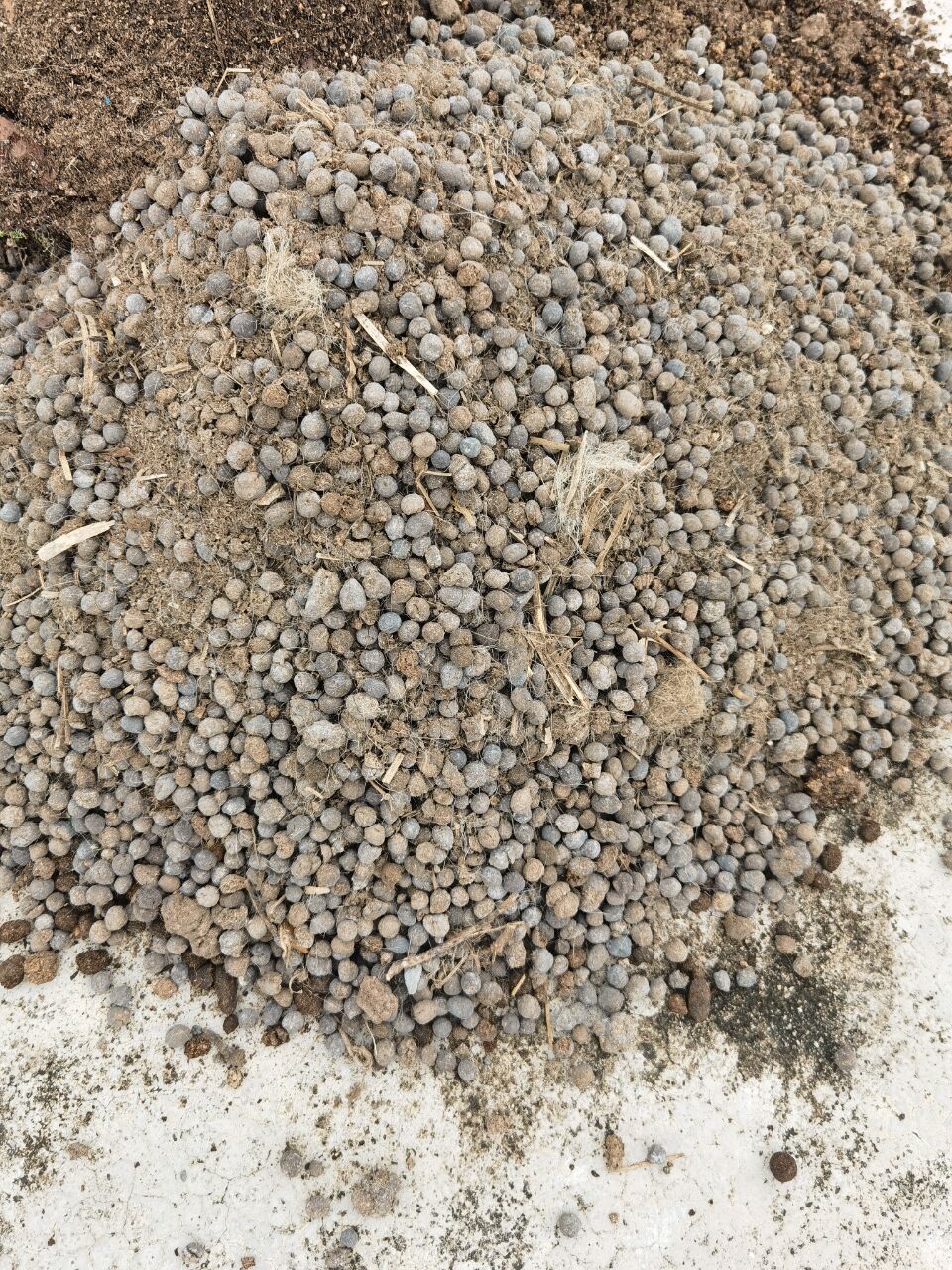 不花钱自制养花土可以吗,养花用过的旧土怎么处理