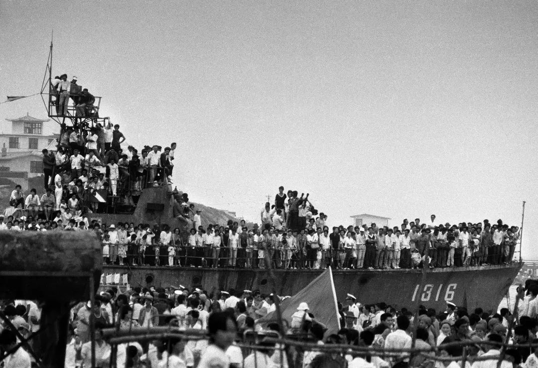 从一线记者到摄影艺术家，谢军拍下了即将消逝的时代记忆