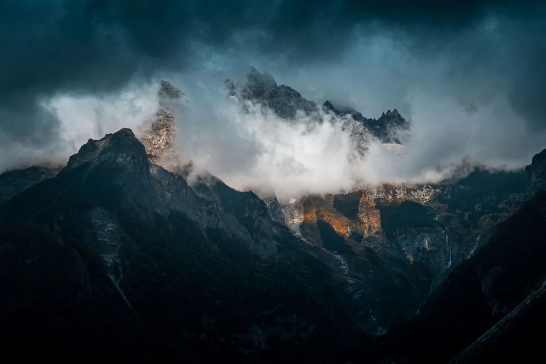 云南抚仙湖绝美风景,云南人少地方美