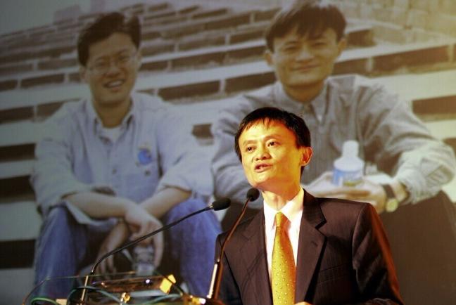 马云的“屌丝逆袭记”，和他跌落神坛背后的故事