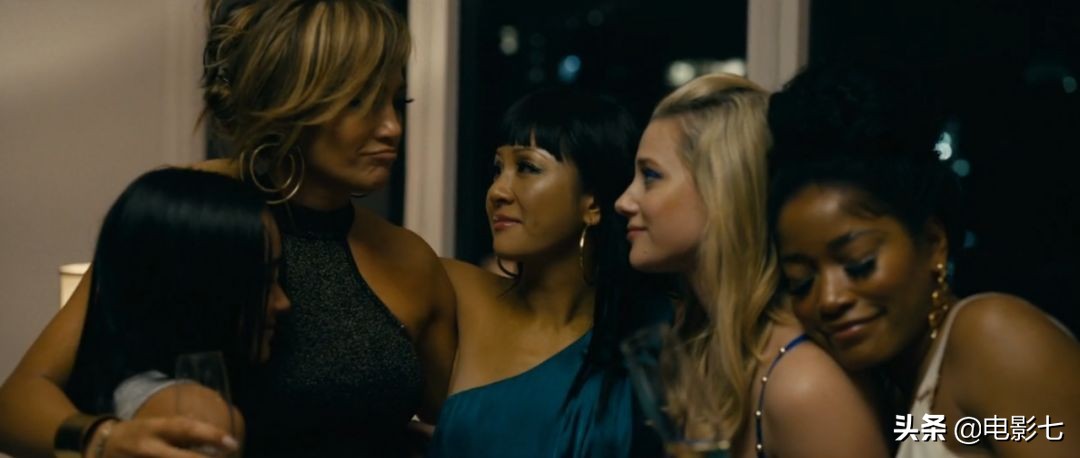 色香味俱全，好莱坞性感女神扎堆，这部「限制级」喜剧，非常过瘾