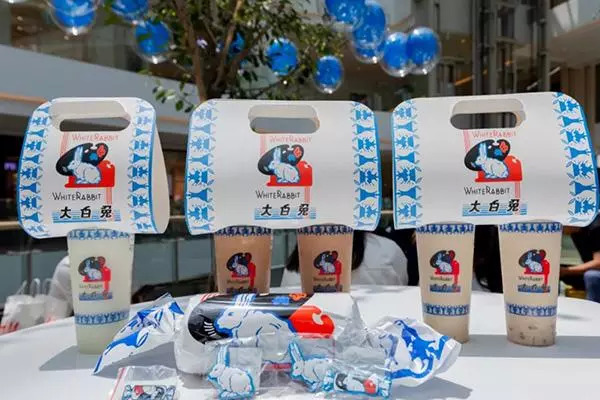 限购4杯排队6小时，大白兔的跨界营销你看懂了吗？