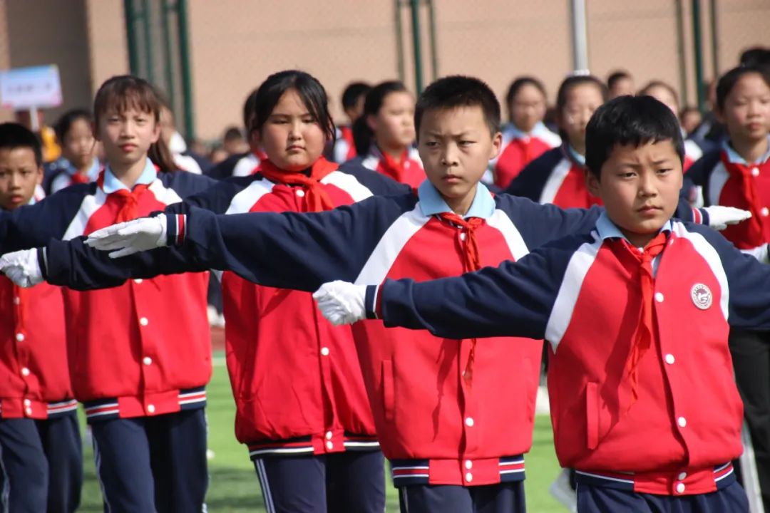 建*党**百年喜迎国庆——西安经开第二小学队列队形广播*比操**赛