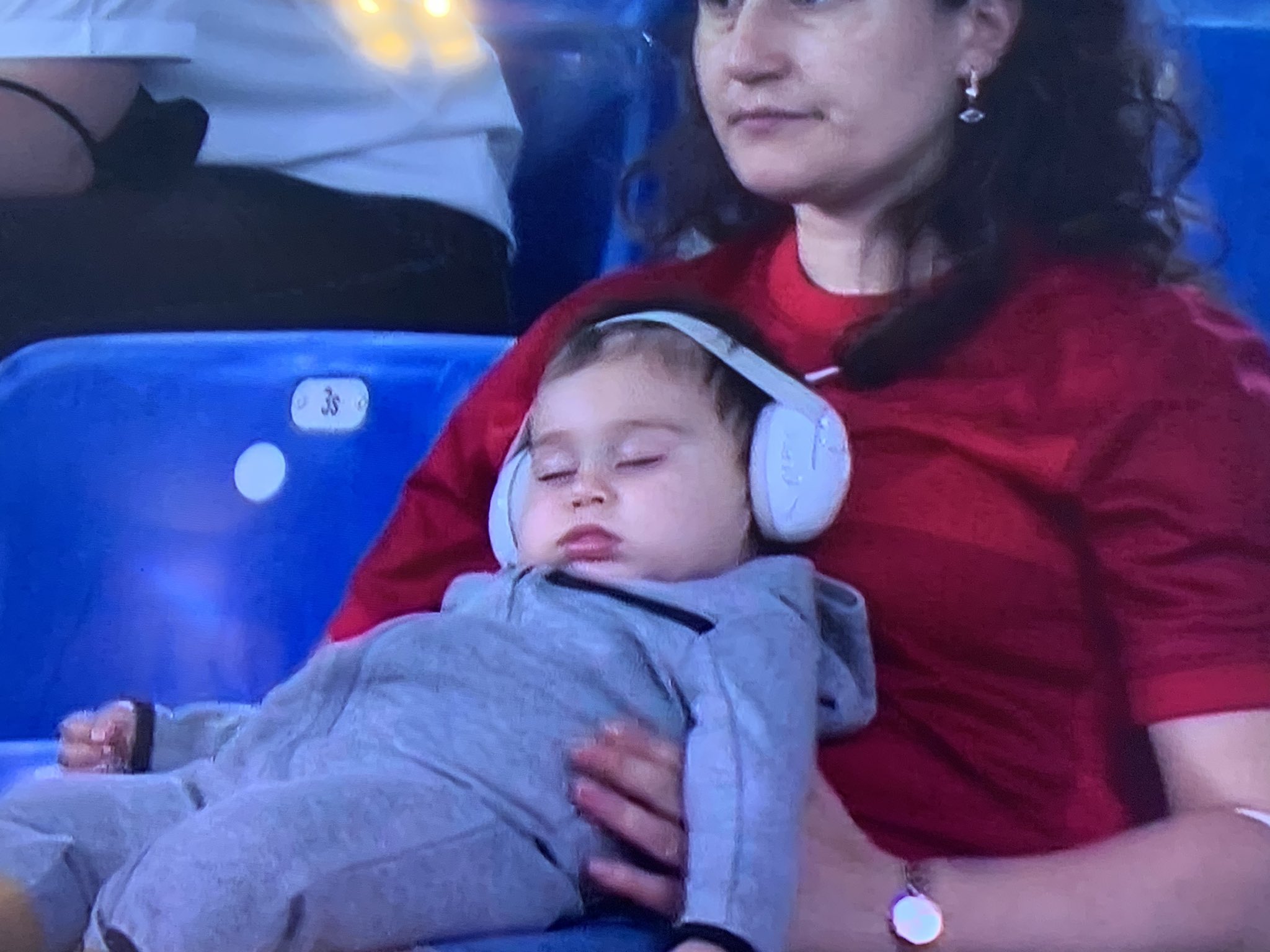 欧洲杯吐槽：揭幕战怪事多，土耳其竟被做成了一道“菜”