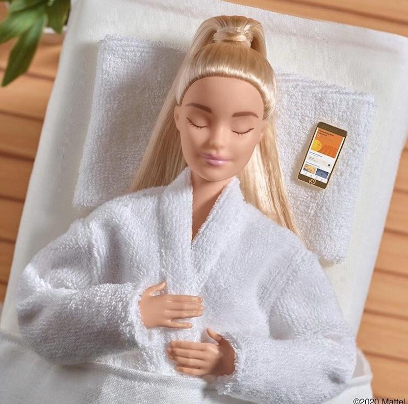 比超模吉娘娘还野，60岁的芭比转行做网红，教人保养健身与冥想