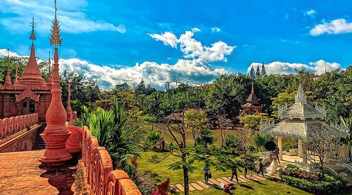 打卡中老铁路,曼听公园网红打卡景点