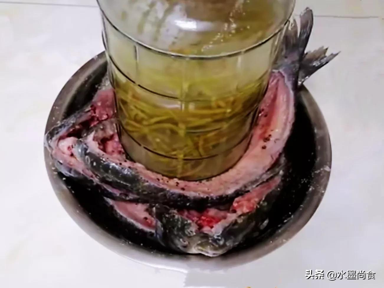 腌腊鱼要不要炒盐,腌腊鱼的正确洗干净方法