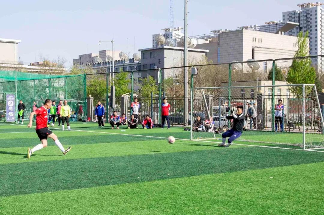 足球老将的故事简介,足球少年的故事